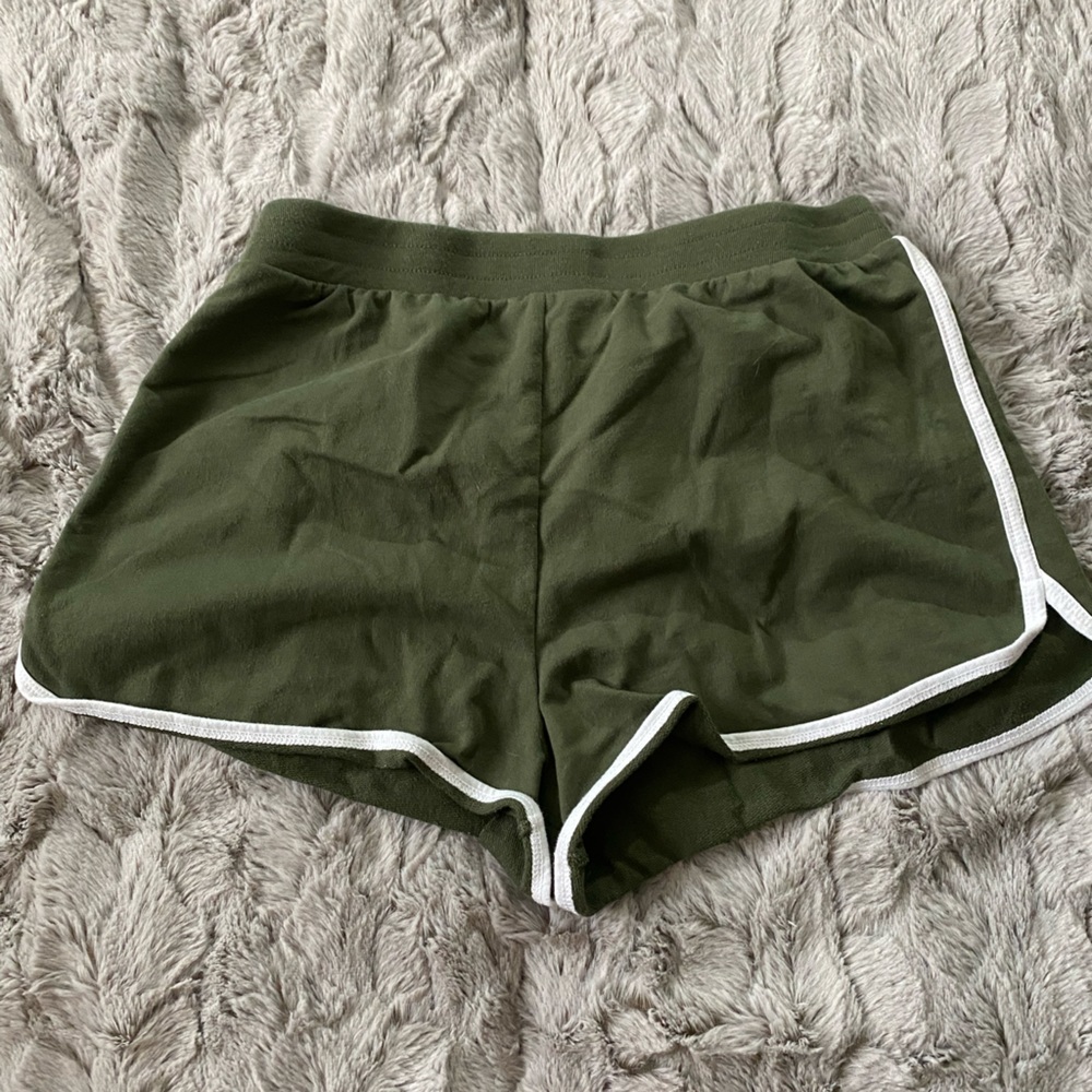 No Boundaries || Medium || Shorts || Olive Green & white